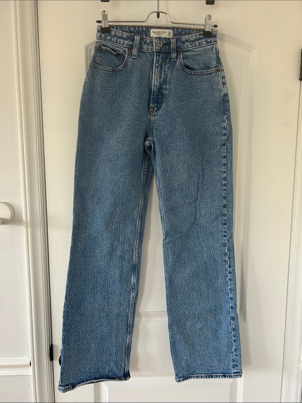Abercrombie & Fitch
The 90’s Relaxed Jean High Rise